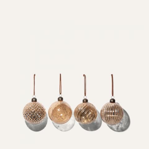 ornament set g