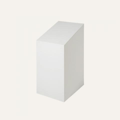 light gray display stand-souko