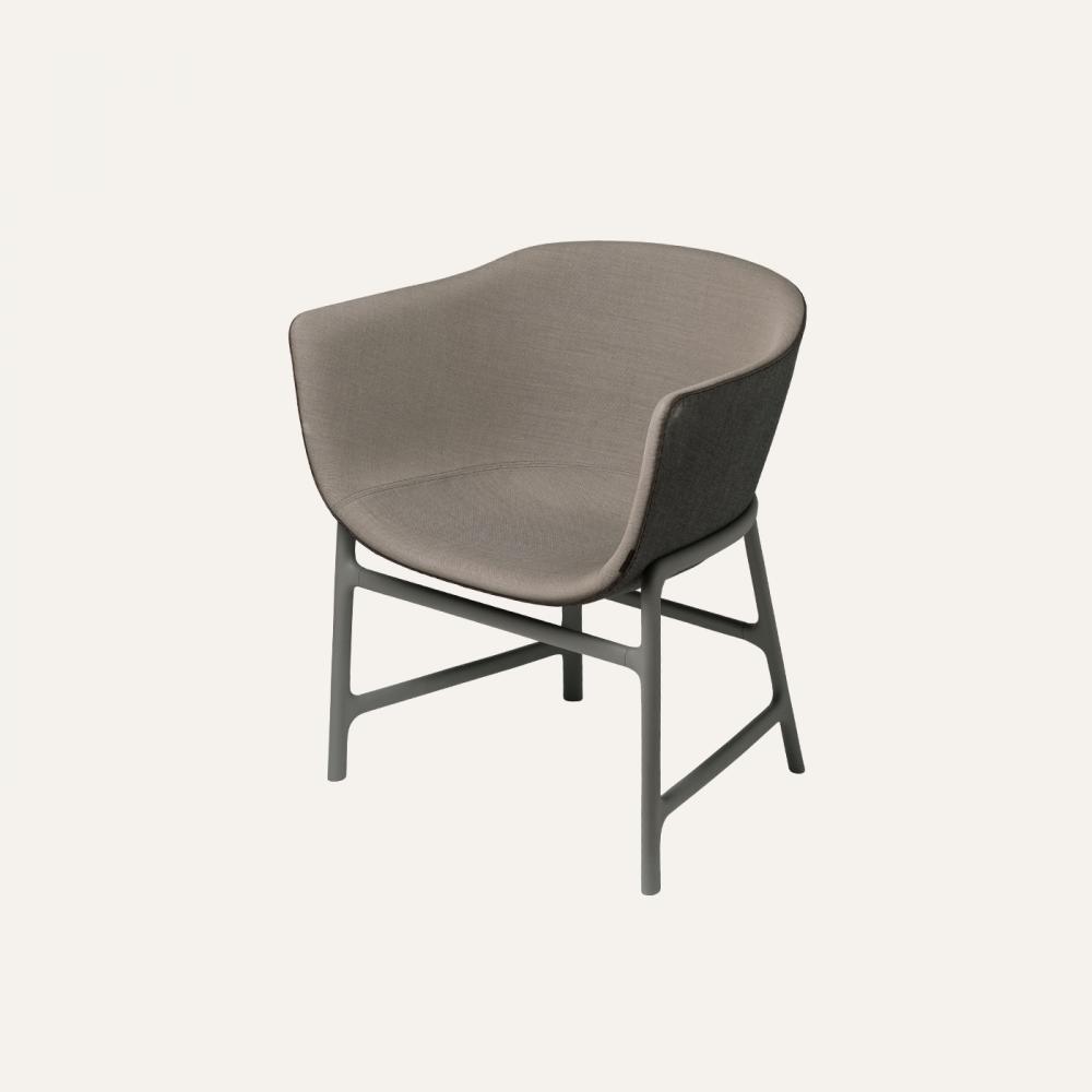 leather piping lounge chair